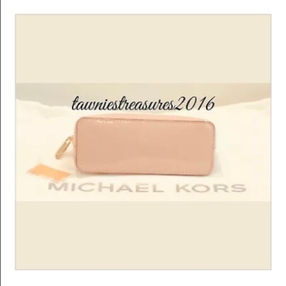 ‼️SOLD‼️Michael Kors Pink Patent Makeup Bag - Picture 5 of 8
